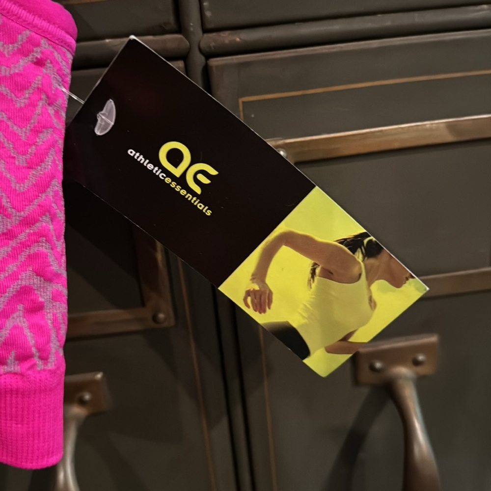 Athletic Essentials Top - Picture 5 of 6
